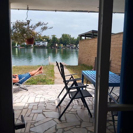 Chata Pri Jazere - Slnecne Jazera Senec Exteriér fotografie